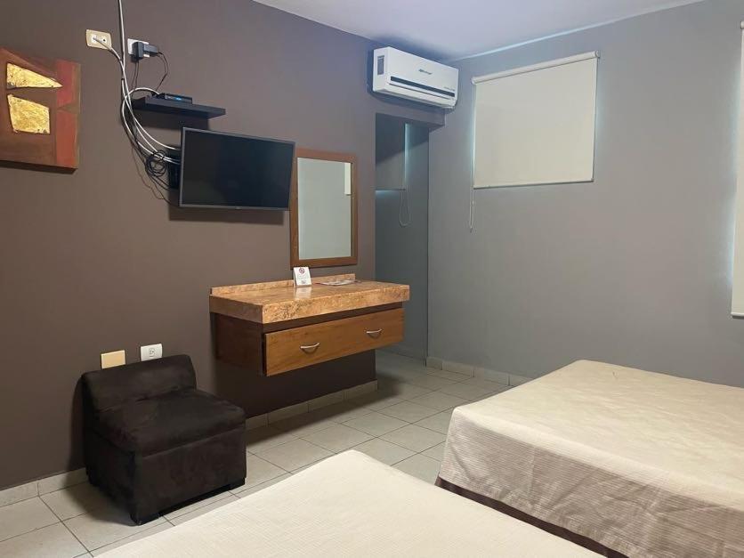Hotel Santo Domingo Express Вільяермоса Екстер'єр фото
