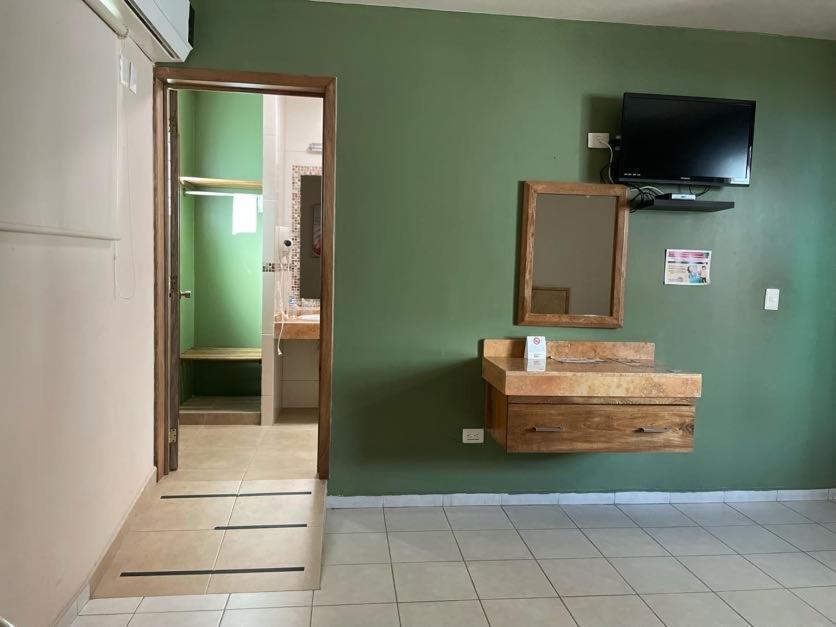 Hotel Santo Domingo Express Вільяермоса Екстер'єр фото