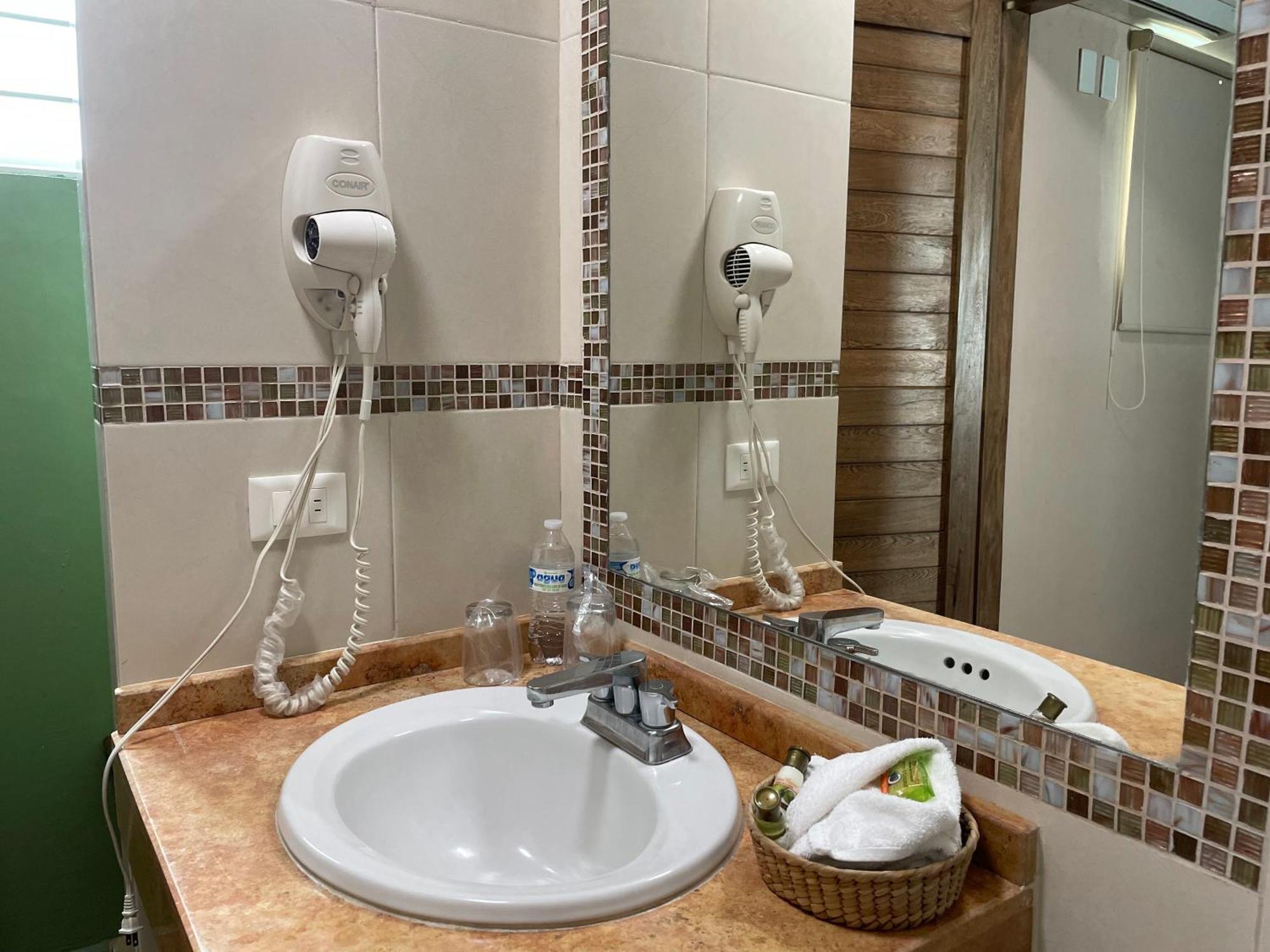 Hotel Santo Domingo Express Вільяермоса Екстер'єр фото
